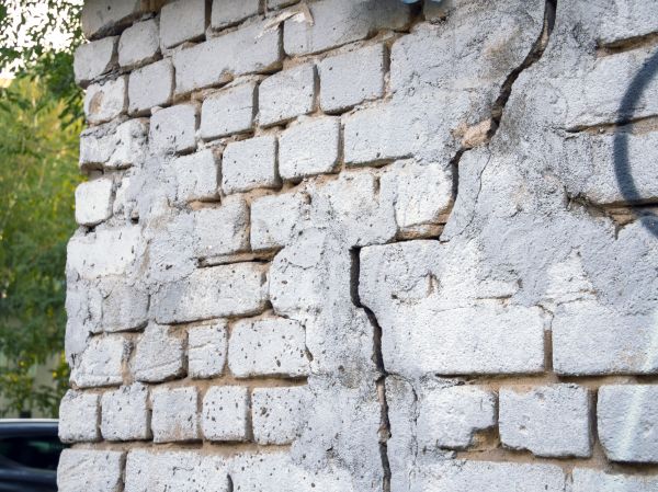 Cracked Brick Wall Repair in Santa Cruz